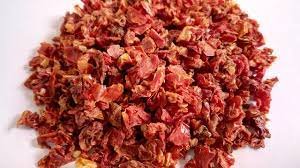 Dehydrated tomato flakes